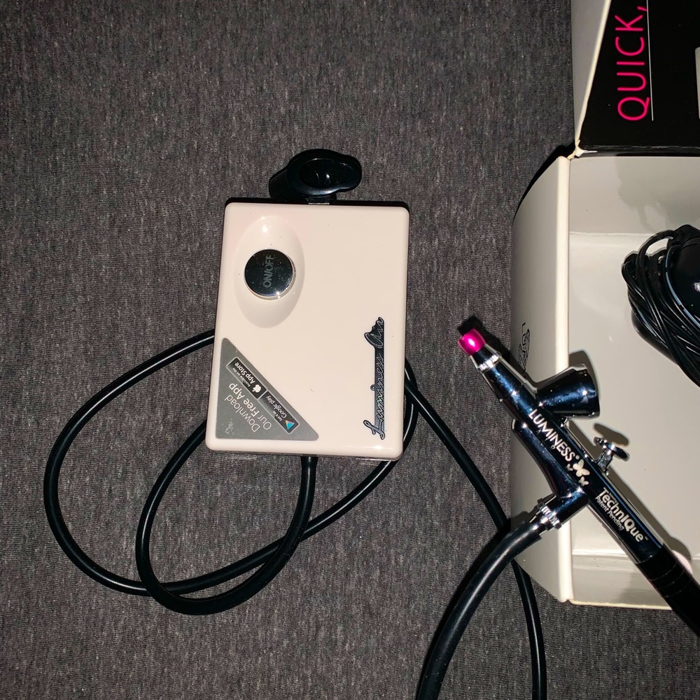 Luminess Air airbrush makeup system and kit.